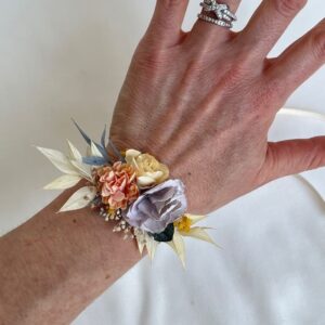 bracelet fleuri mariage pastel