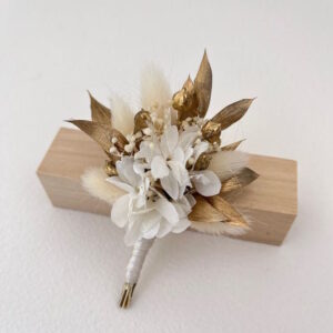 grande boutonniere mariage blanc et dore