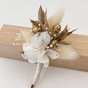 moyenne boutonniere mariage blanc et dore