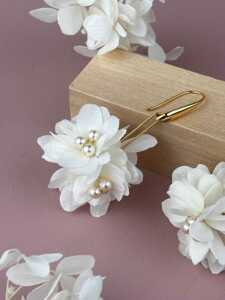 boucles-d-oreilles-mariage fleurs-stabilisees-et-perles