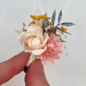 mini boutonniere mariage pastel